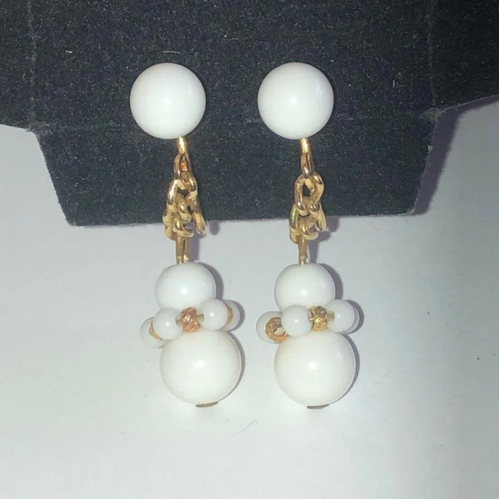 Vintage White & Gold Tone Dangling Beaded Boho Clip On Earrings